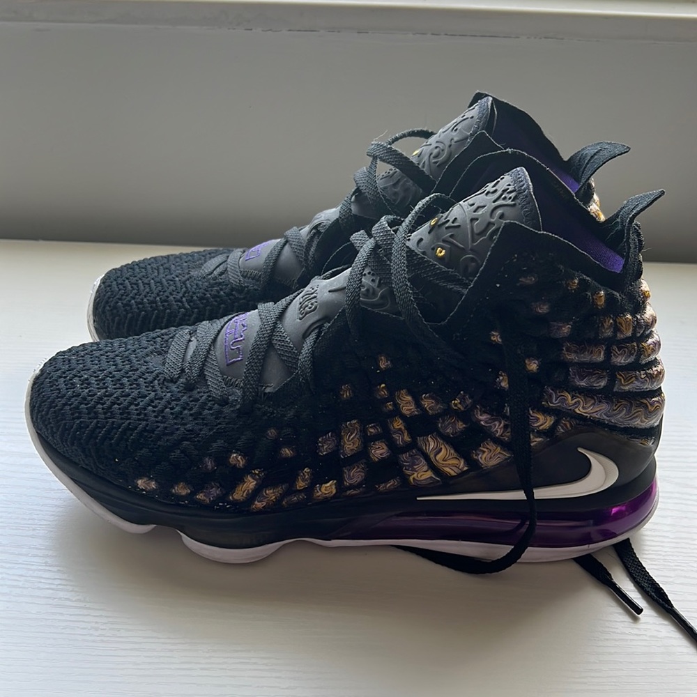 LeBron 17 XVII